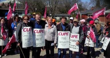 CUPE national leaders bring solidarity message to striking CUPE 4325 picket line