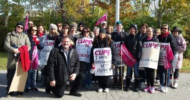 CUPE National President Mark Hancock joins CUPE 2974 Essex Library workers to show the solidarity of CUPE&#039;s 639,000 members standing behind them.