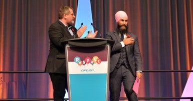 Mark Hancock and Jagmeet Singh at National Sector Council conference 2018