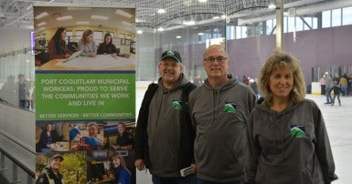 CUPE 498 members at skating rink