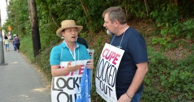 Mark Hancock on CUPE 1816 picket line