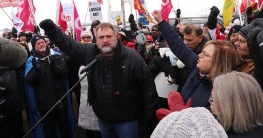National President Mark Hancock brought the noise to the Co-op picket line in Regina on behalf of CUPE members all across Canada today.