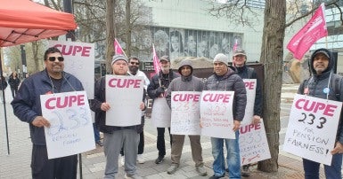 CUPE 233 members on the picket line