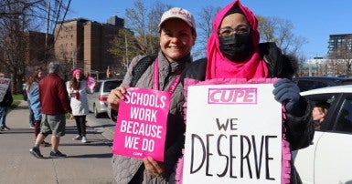 CUPE 5047 members on picket lines
