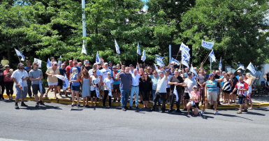 Crowd of CUPE QC striking workers