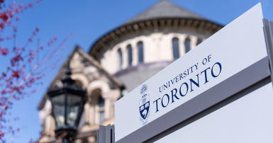  University of Toronto Sign - https://commons.wikimedia.org/wiki/File:University_of_Toronto_Sign.jpg