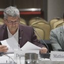 Denis Bolduc, secrétaire général du SCFP-Québec et Mathieu Vick, conseiller syndical SCFP au service de recherche, lors de la consultation publique à Québec sur l&#039;accord de Partenariat transpacifique