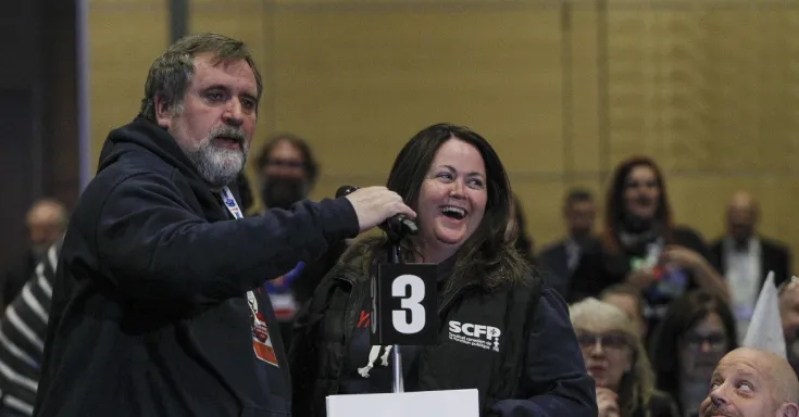 Mark Hancock, président du SCFP et Candace Rennick, secrétaire-trésorière du SCFP