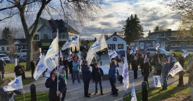 Photo_Coteau_du_Lac_protest_SCFP_2017_05_09
